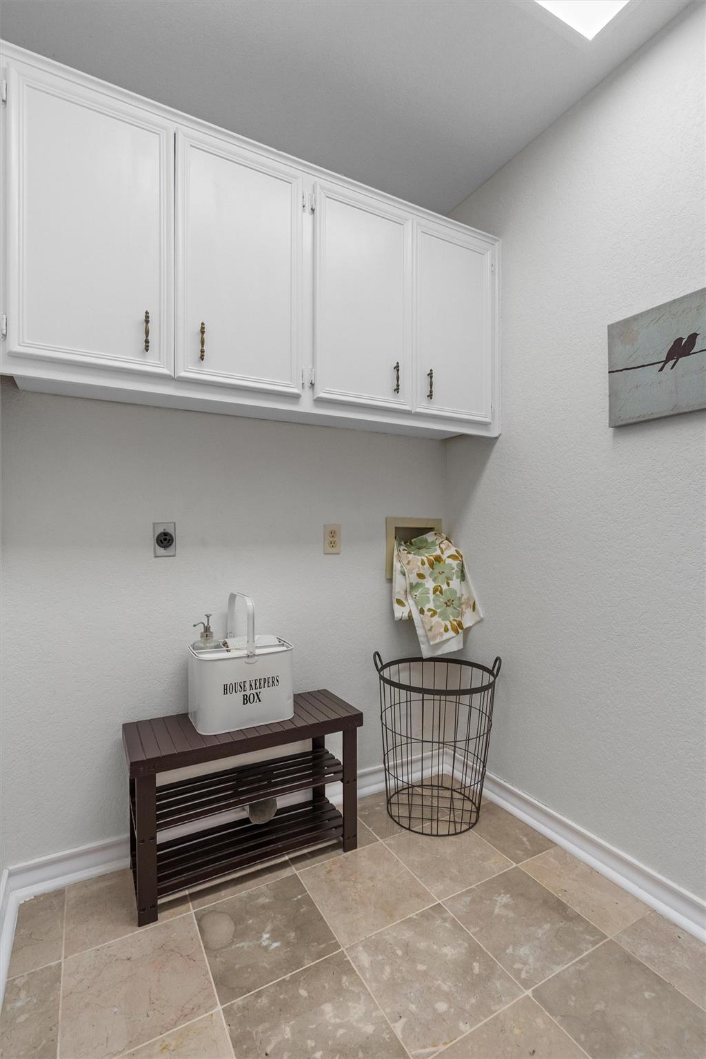 30205 Hacienda Ln, Georgetown, TX 78628