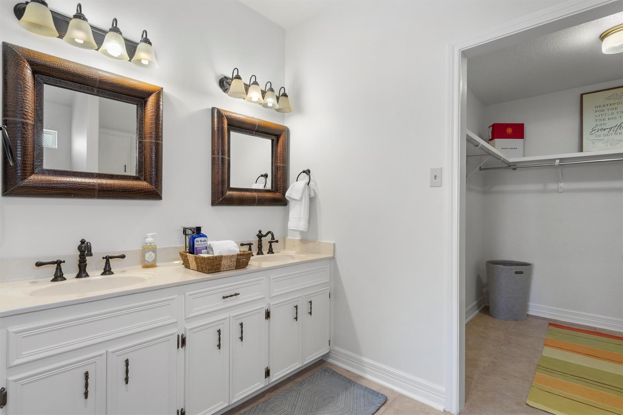 30205 Hacienda Ln, Georgetown, TX 78628