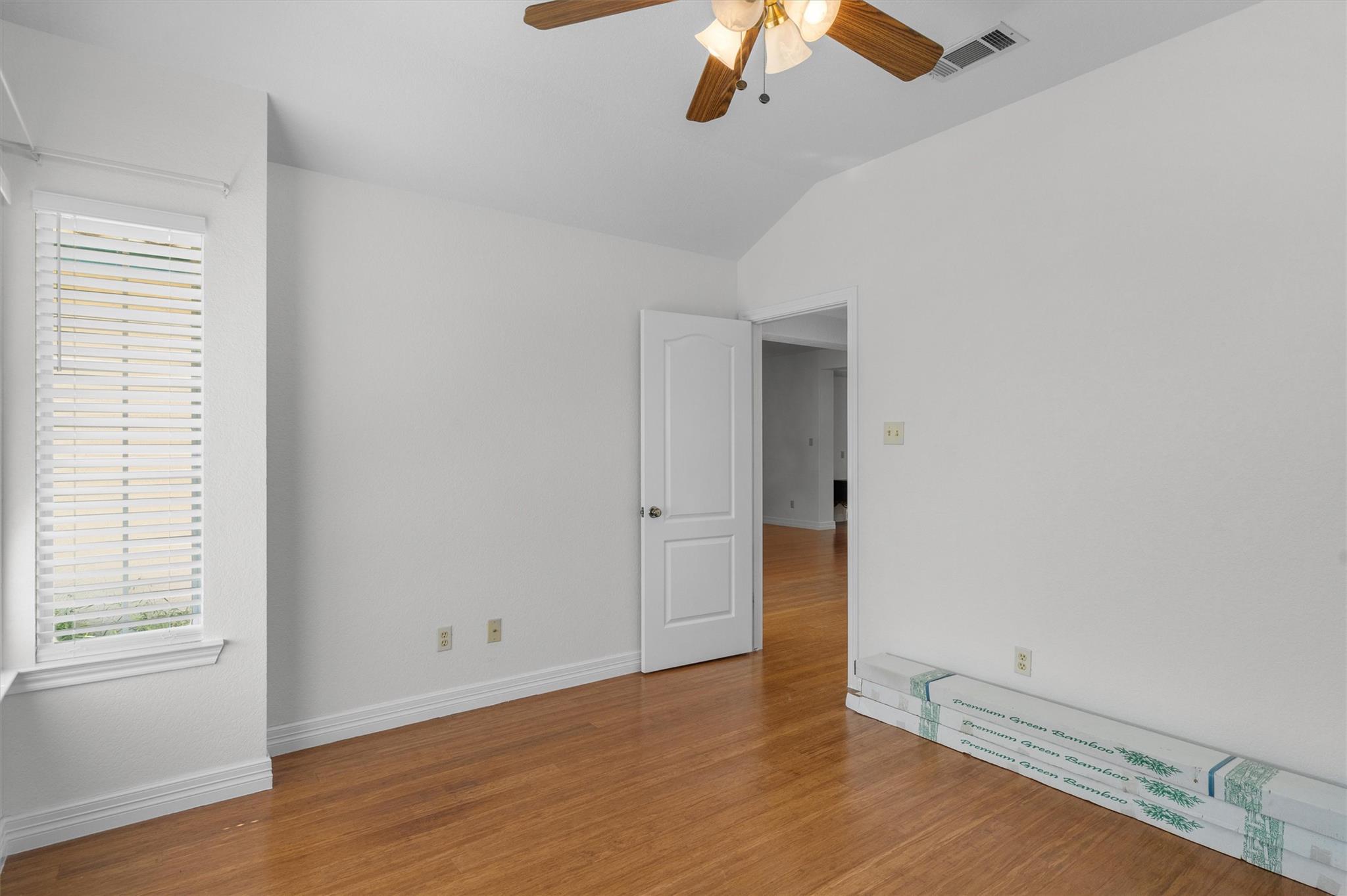 30205 Hacienda Ln, Georgetown, TX 78628