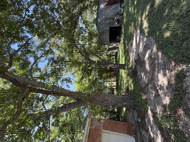 413 SW 1st St, Waelder, TX 78959