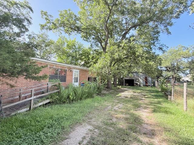 413 SW 1st St, Waelder, TX 78959