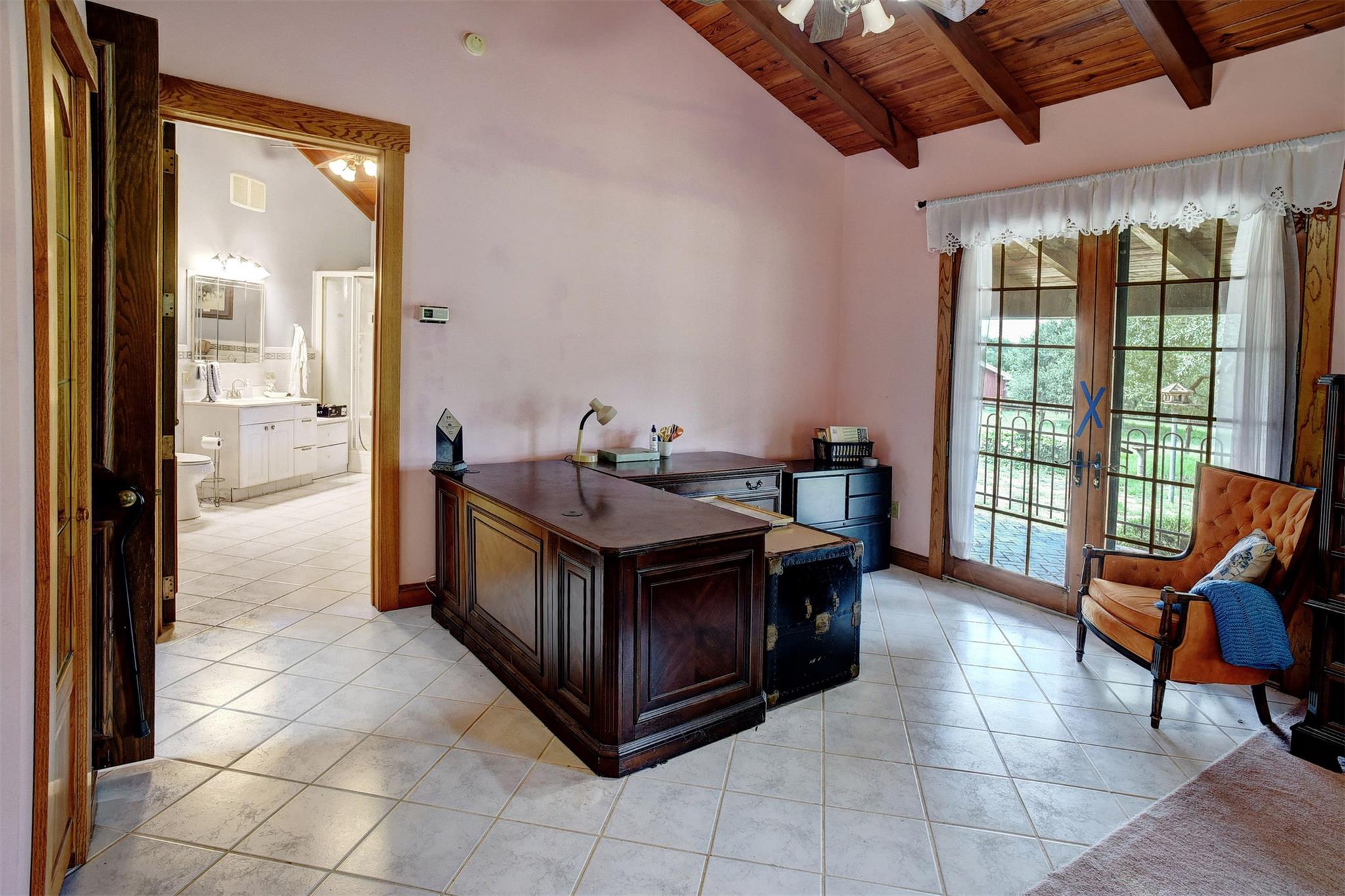 777 Cardinal Dr, Paige, TX 78659