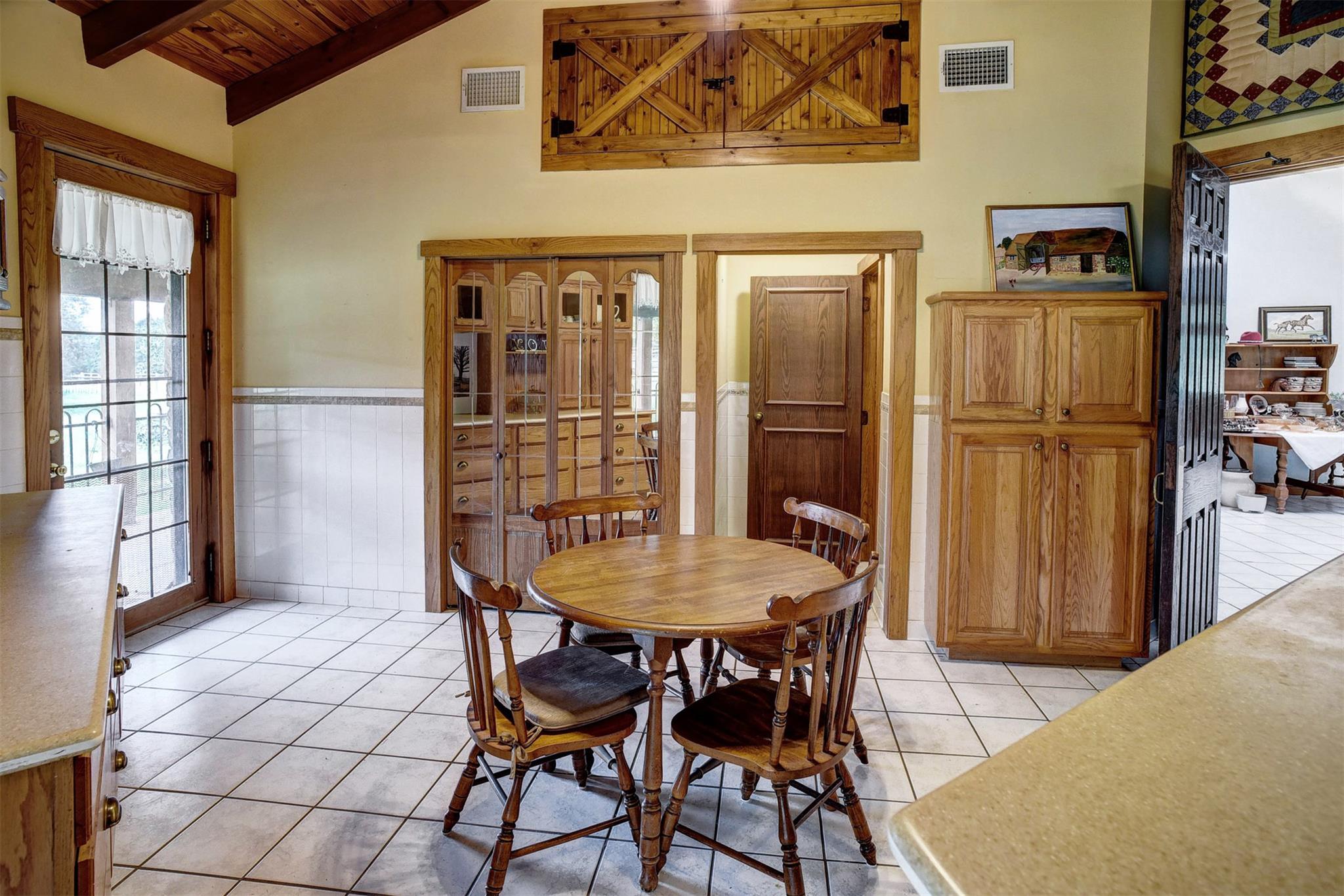 777 Cardinal Dr, Paige, TX 78659