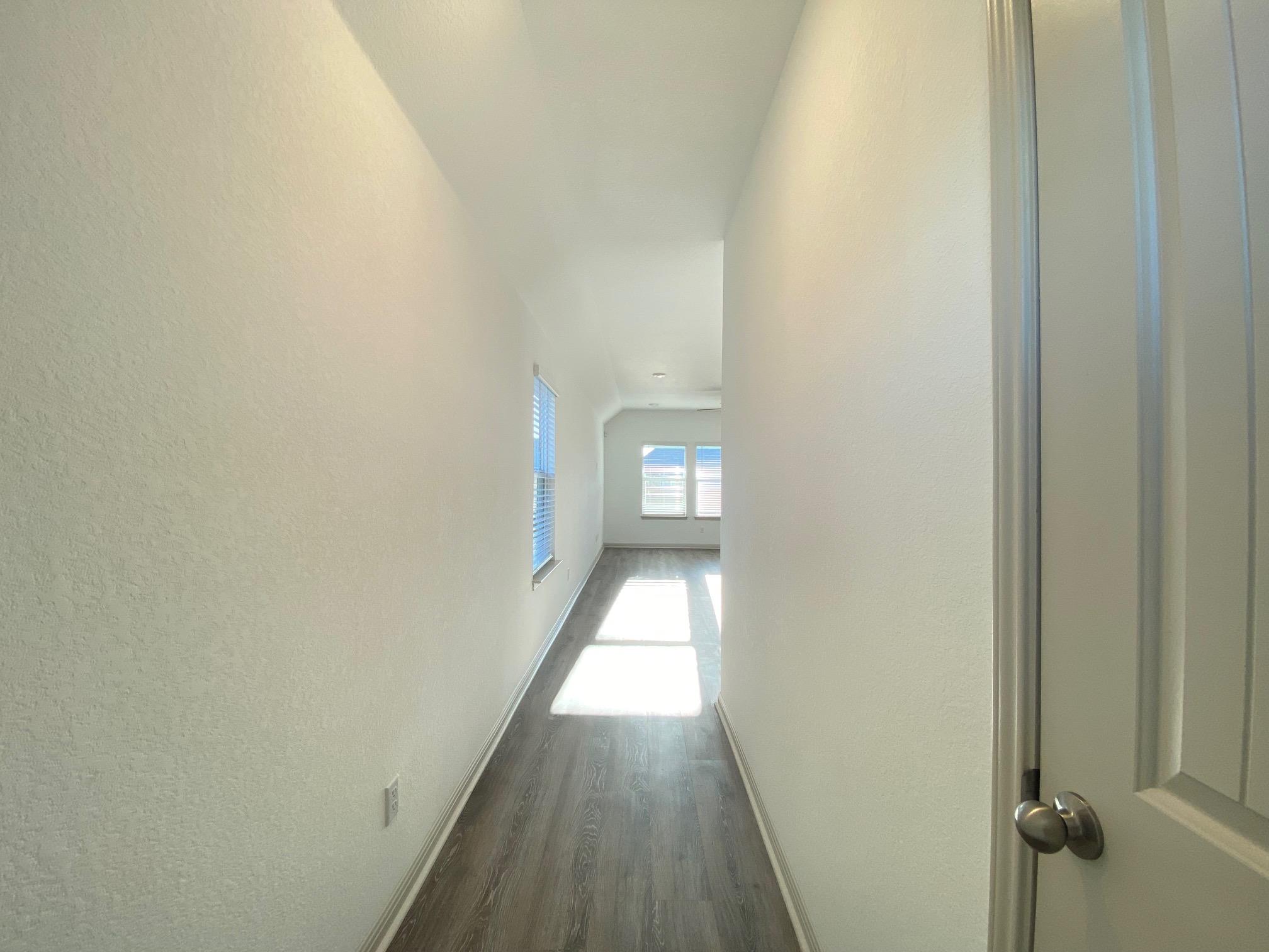 203 Sweetwater Creek Ln, Hutto, TX 78634