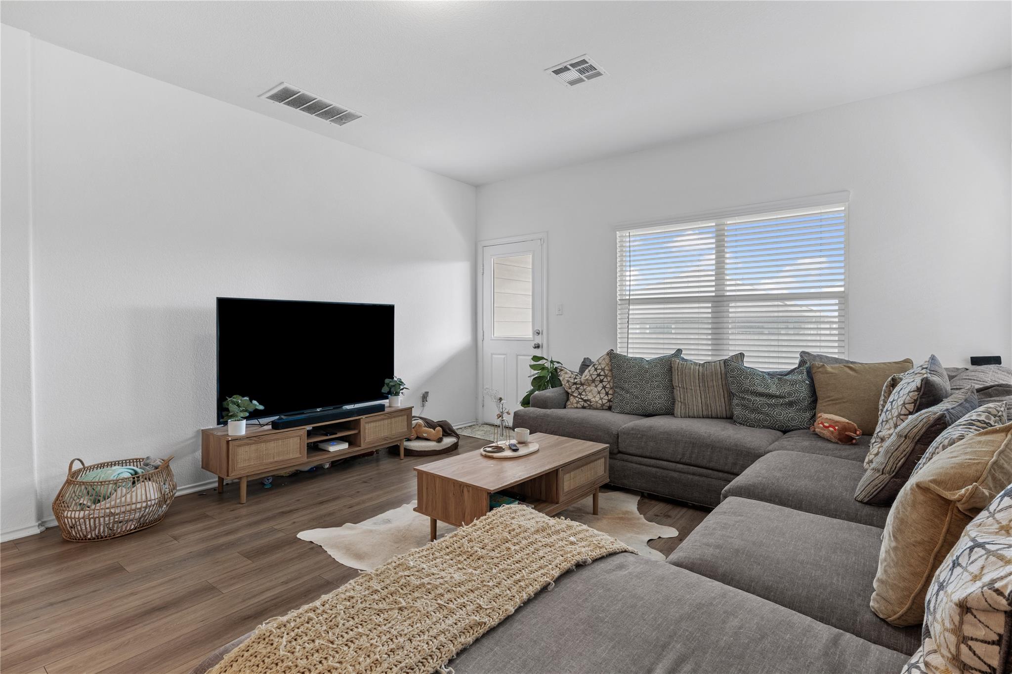 129 Rowdy Yates Way, Jarrell, TX 76537