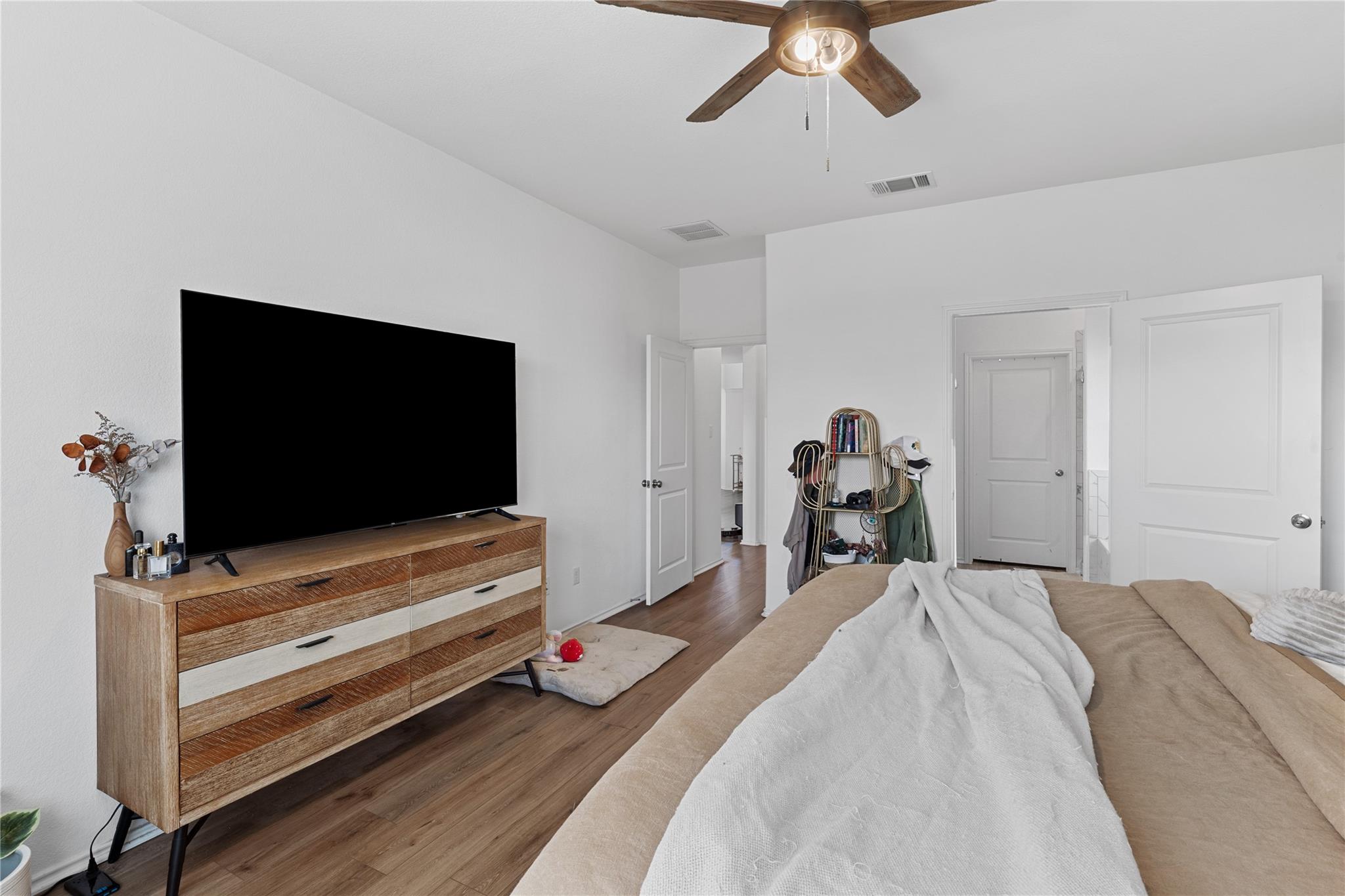 129 Rowdy Yates Way, Jarrell, TX 76537