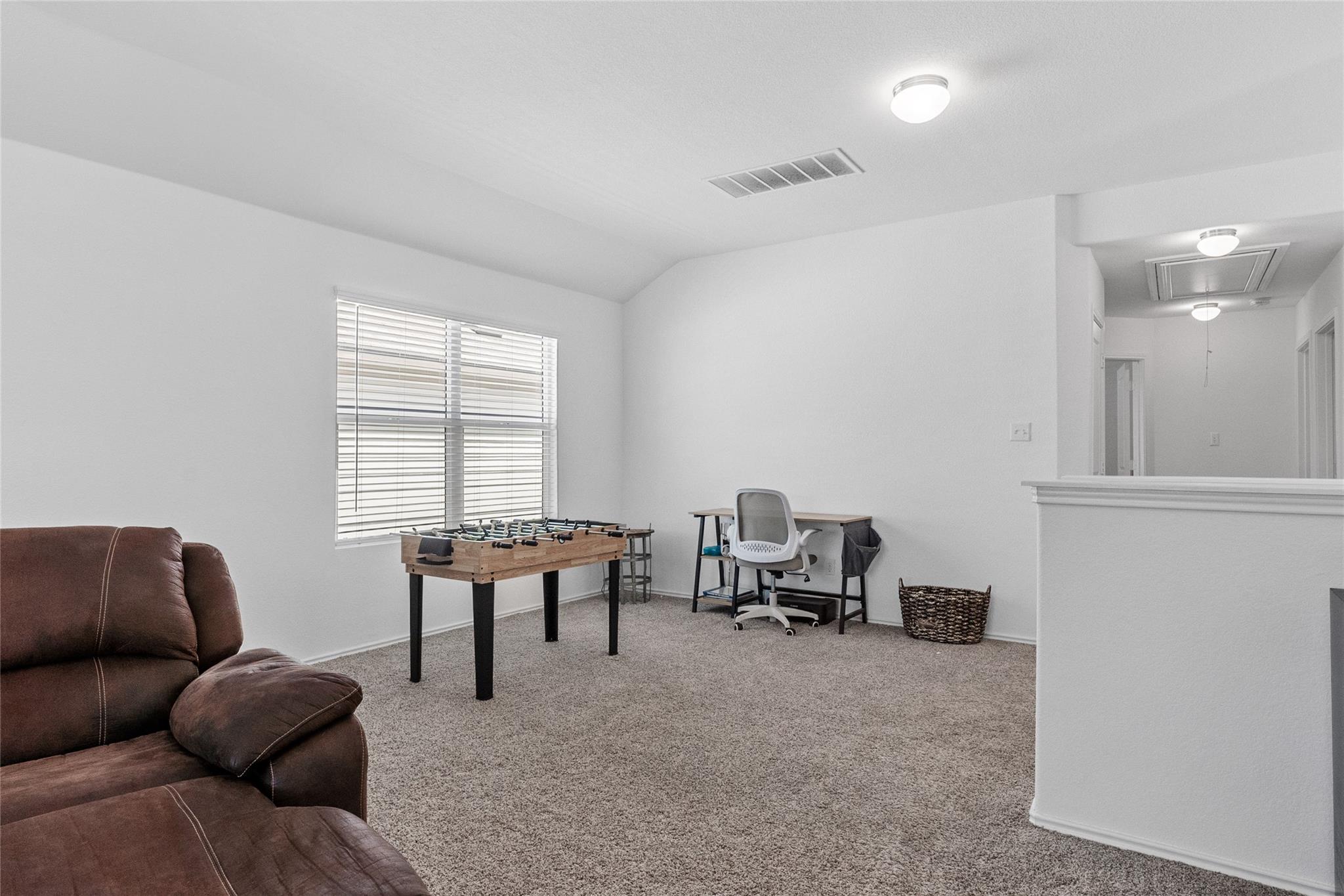 129 Rowdy Yates Way, Jarrell, TX 76537