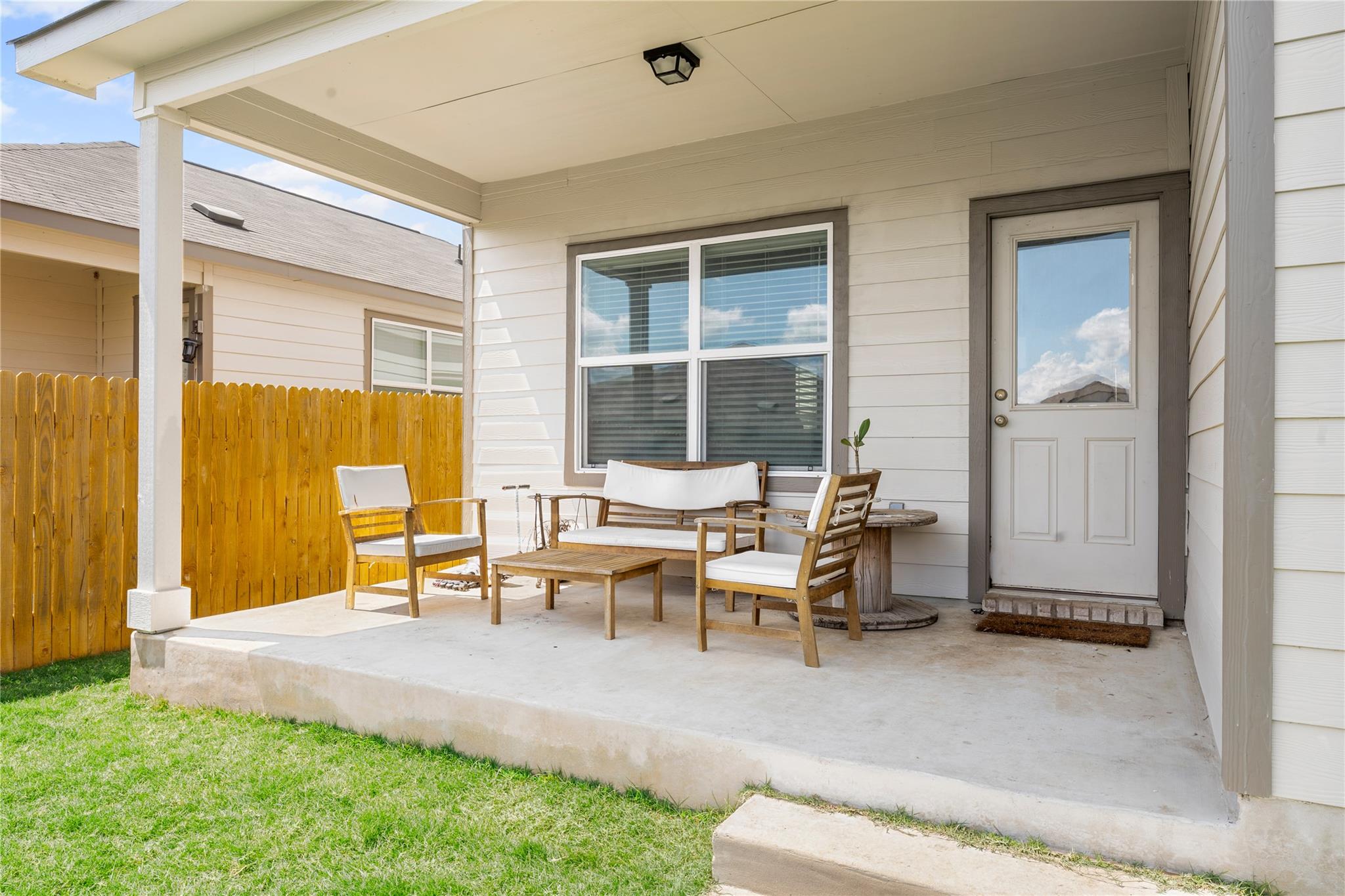 129 Rowdy Yates Way, Jarrell, TX 76537