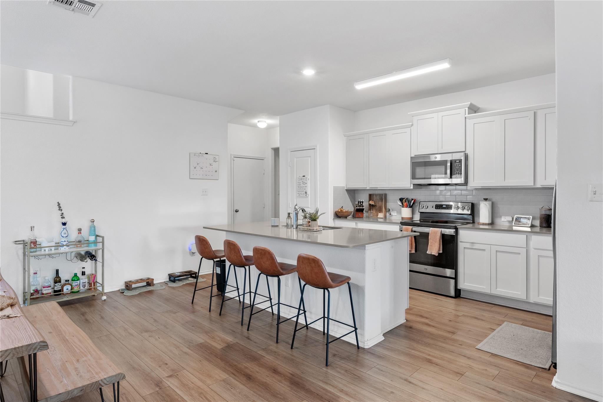 129 Rowdy Yates Way, Jarrell, TX 76537