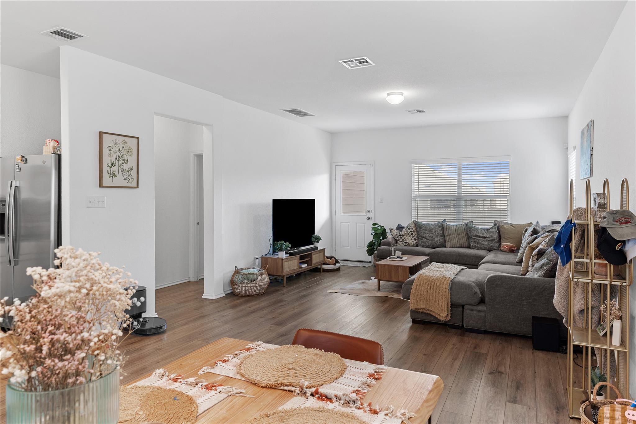 129 Rowdy Yates Way, Jarrell, TX 76537