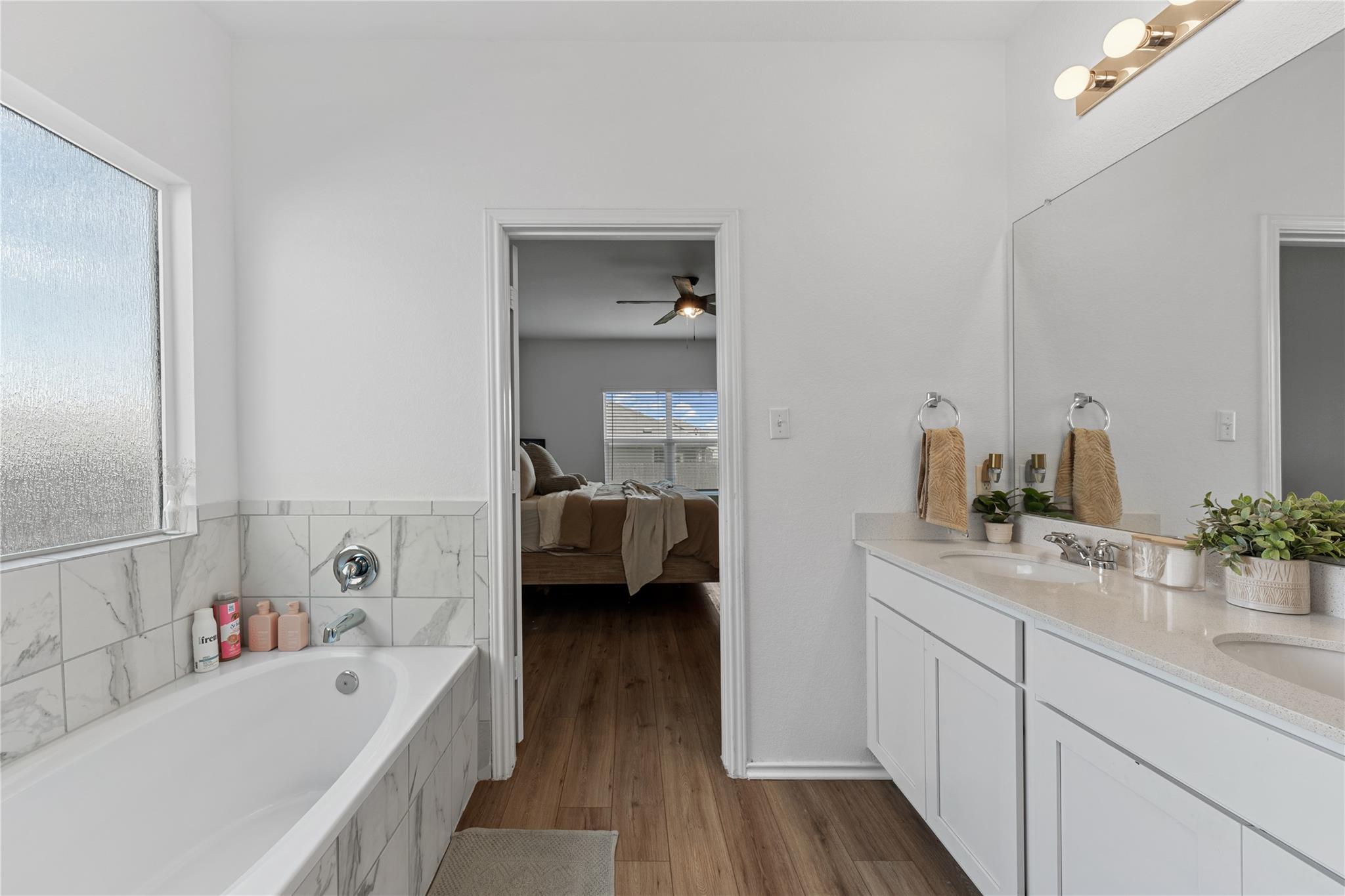 129 Rowdy Yates Way, Jarrell, TX 76537