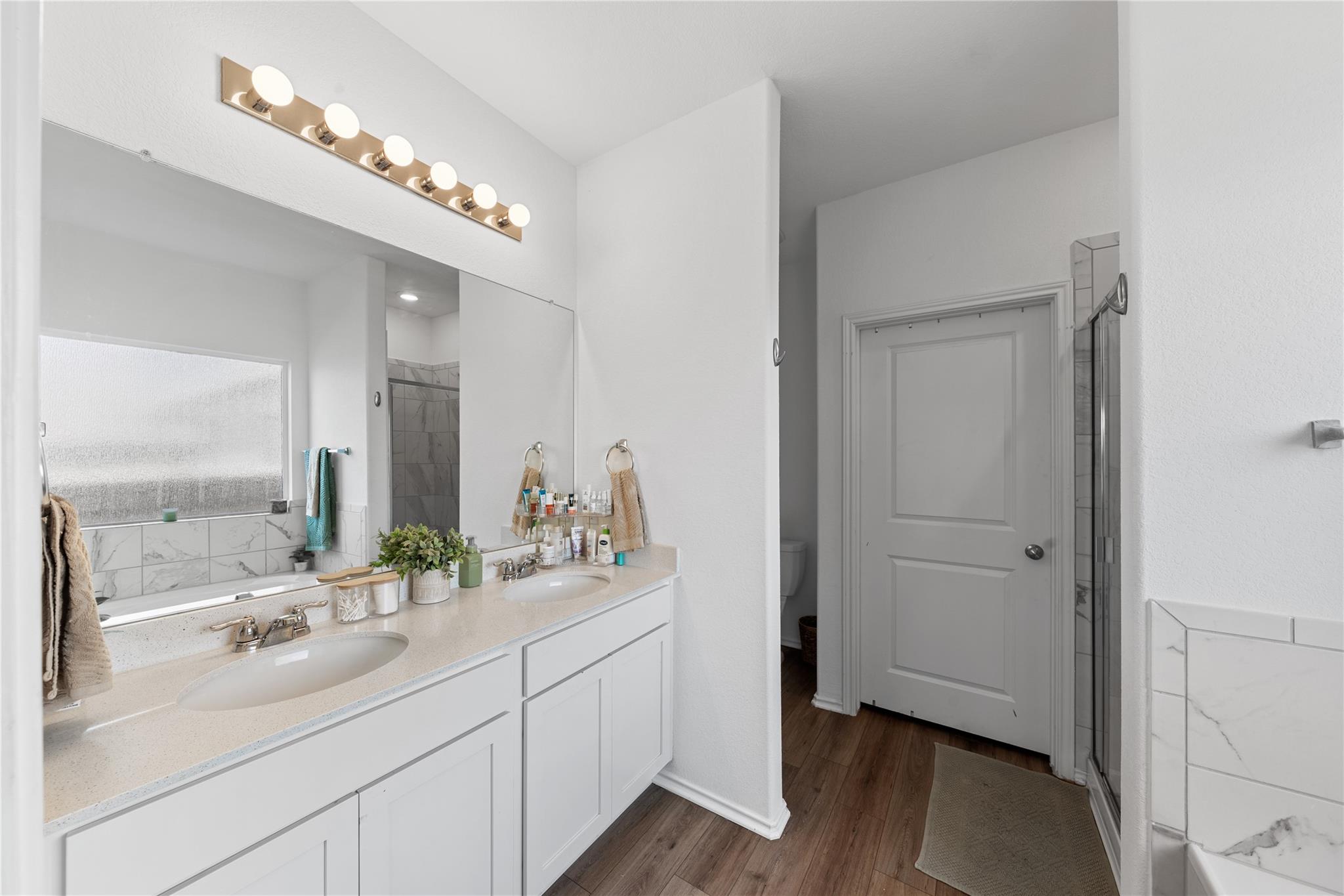 129 Rowdy Yates Way, Jarrell, TX 76537