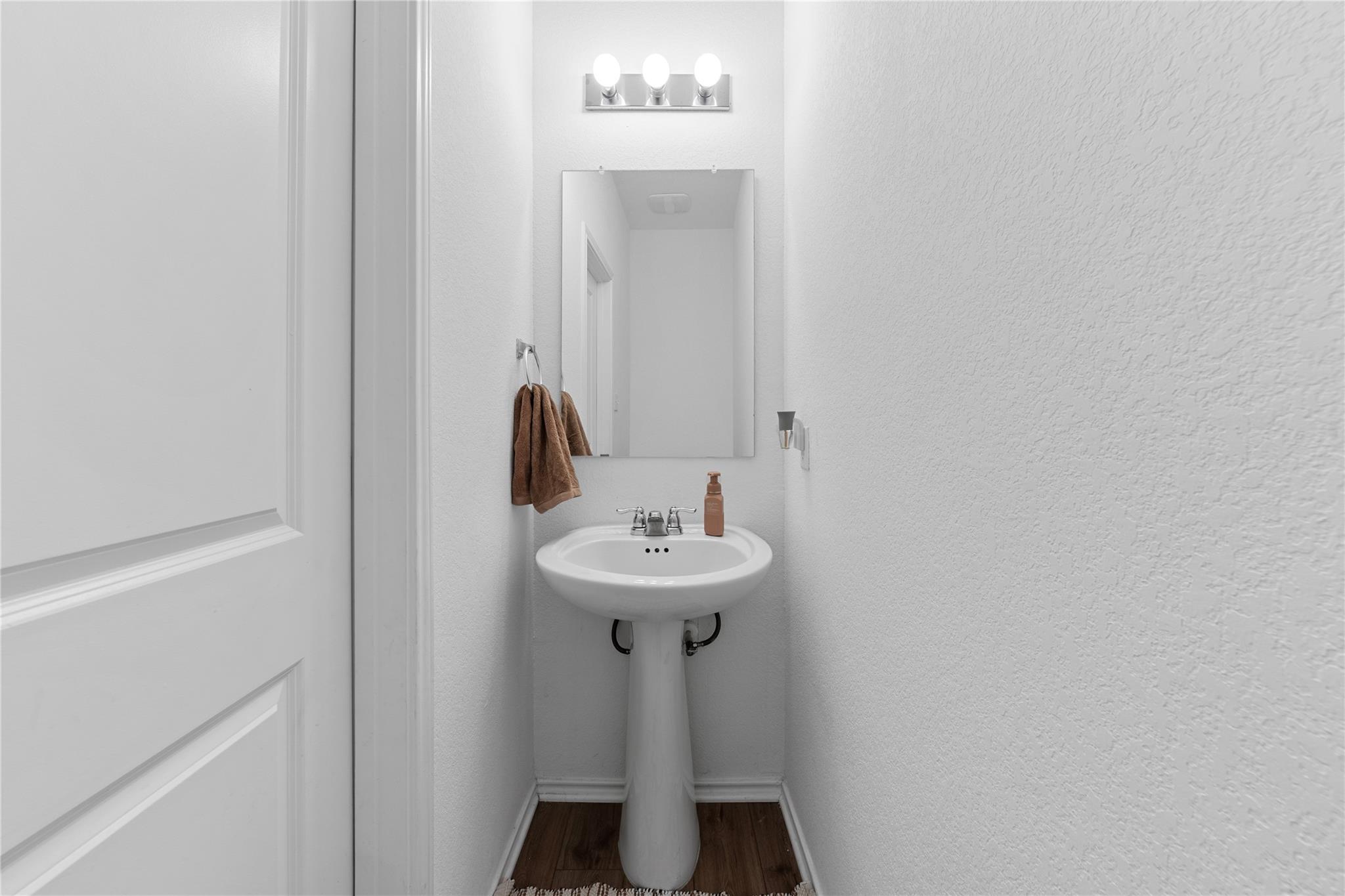 129 Rowdy Yates Way, Jarrell, TX 76537