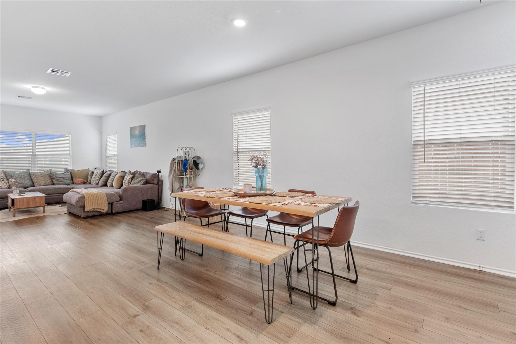 129 Rowdy Yates Way, Jarrell, TX 76537