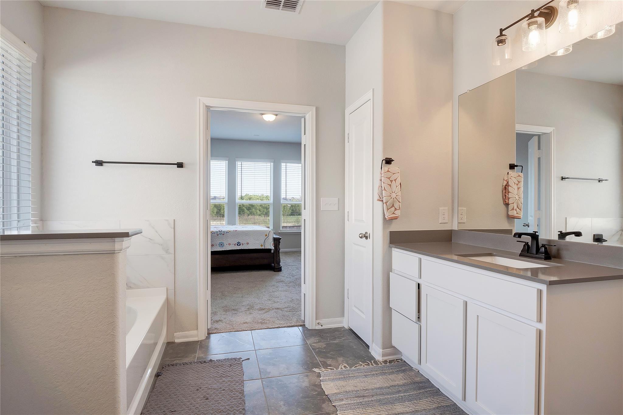 574 Sugar Cane Rd, Buda, TX 78610