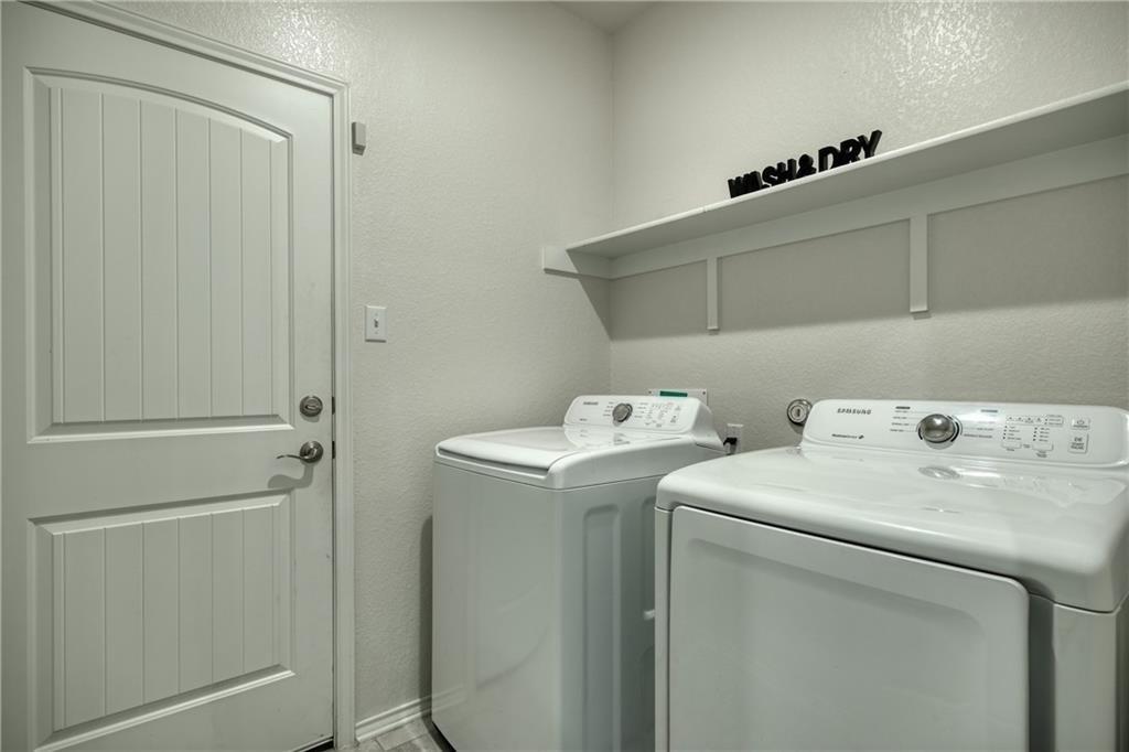 521 Bradford Ln, Hutto, TX 78634