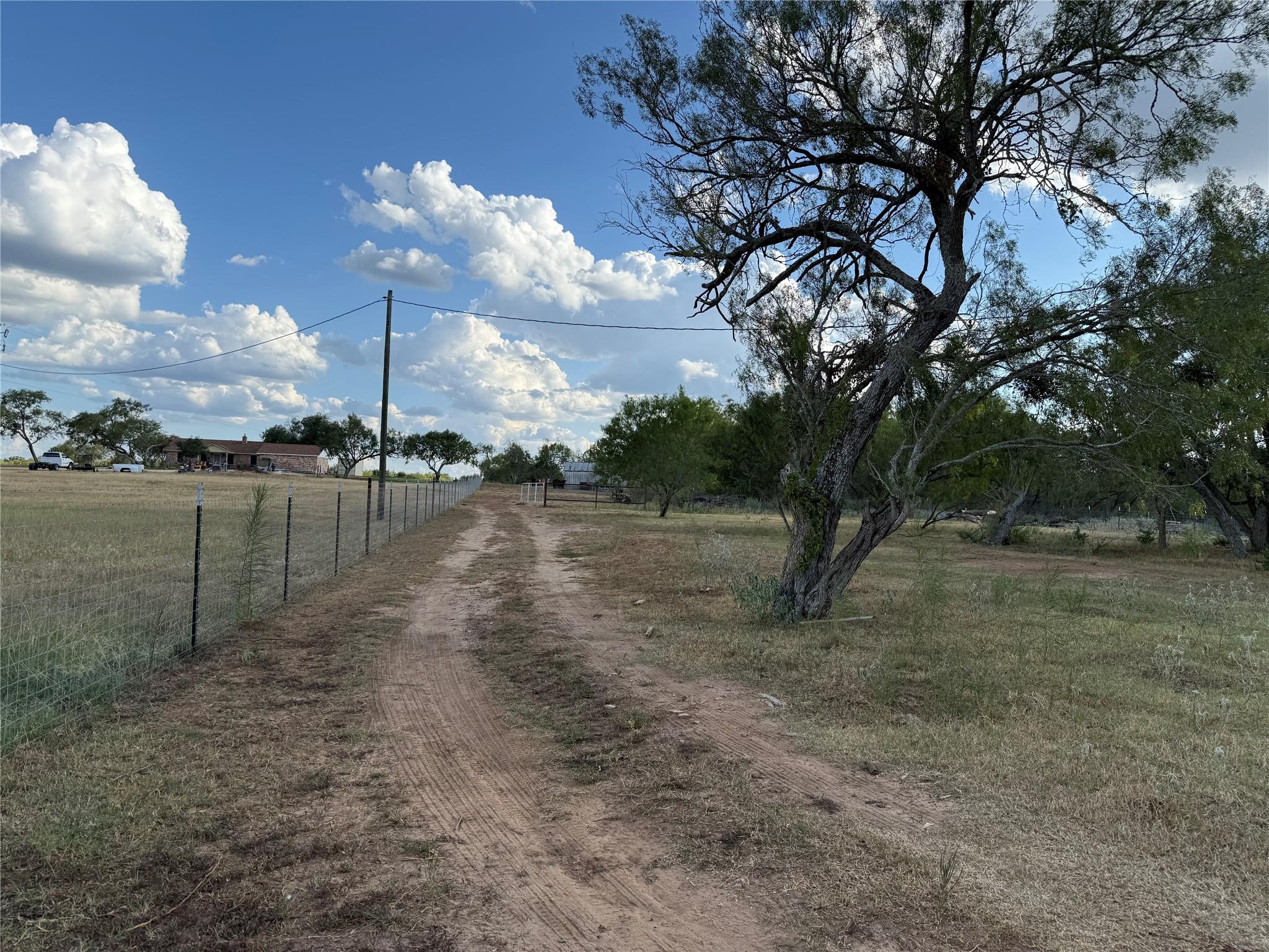 421 Zion Hill Rd, Seguin, TX 78155