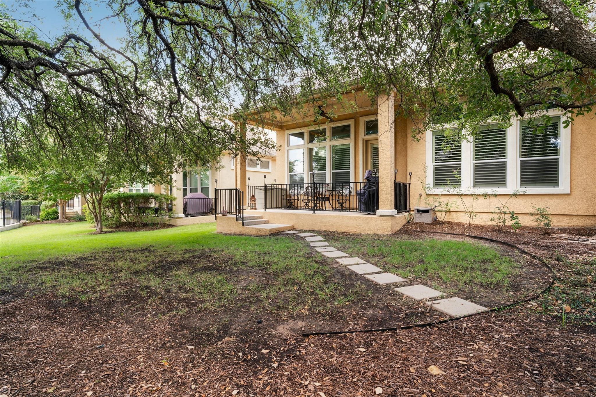 116 Perpetuation Dr, Lakeway, TX 78734