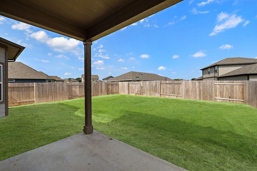 106 Stellers Swoop Dr, Cedar Creek, TX 78612
