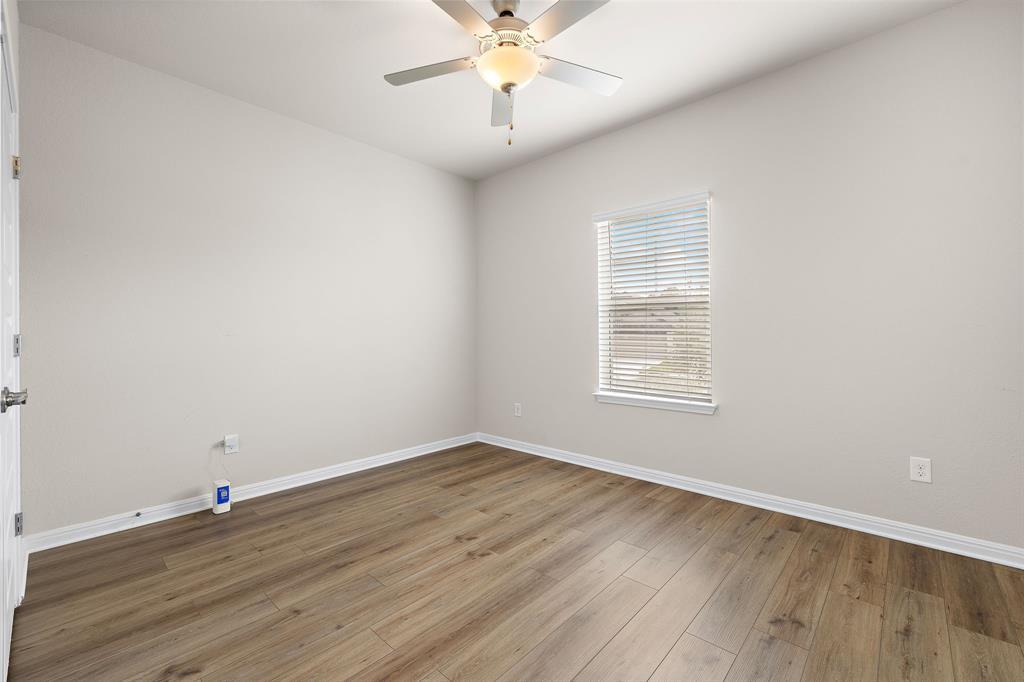 106 Stellers Swoop Dr, Cedar Creek, TX 78612