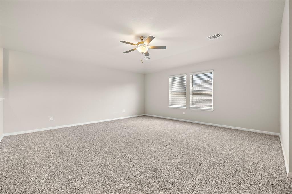 106 Stellers Swoop Dr, Cedar Creek, TX 78612