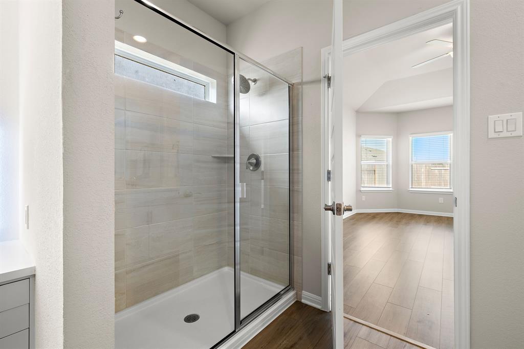 106 Stellers Swoop Dr, Cedar Creek, TX 78612