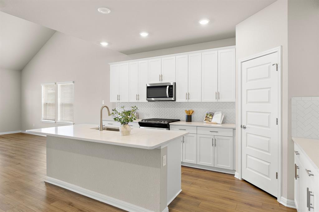 106 Stellers Swoop Dr, Cedar Creek, TX 78612