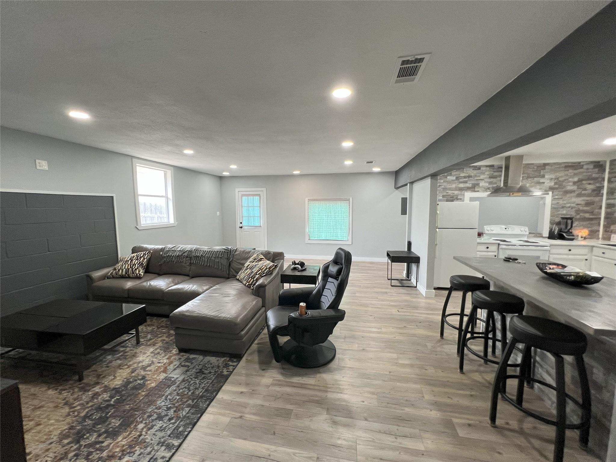 128 Skyview Ter # B, Leander, TX 78641