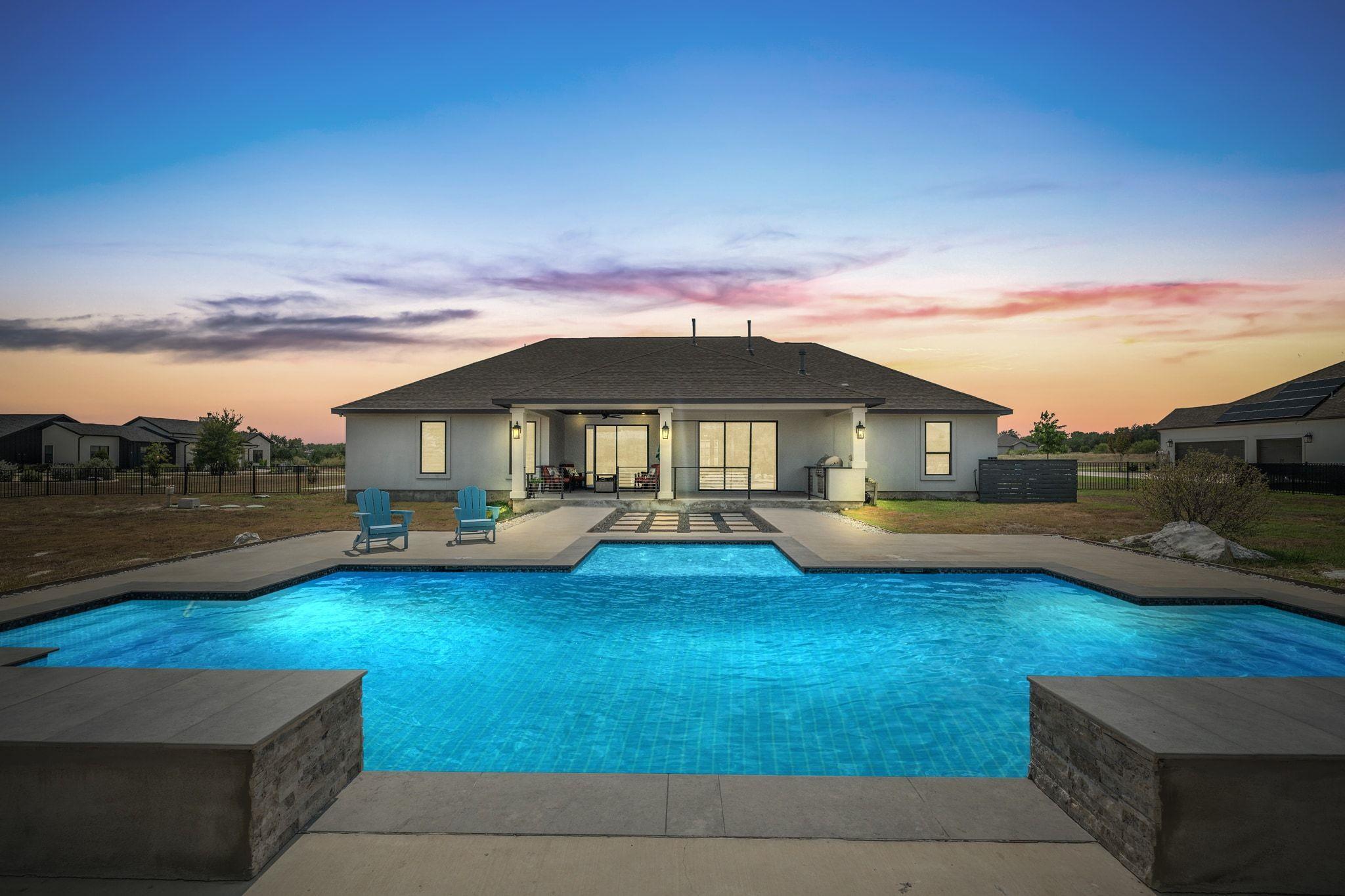 104 Rolling Hills Ct, Spicewood, TX 78669