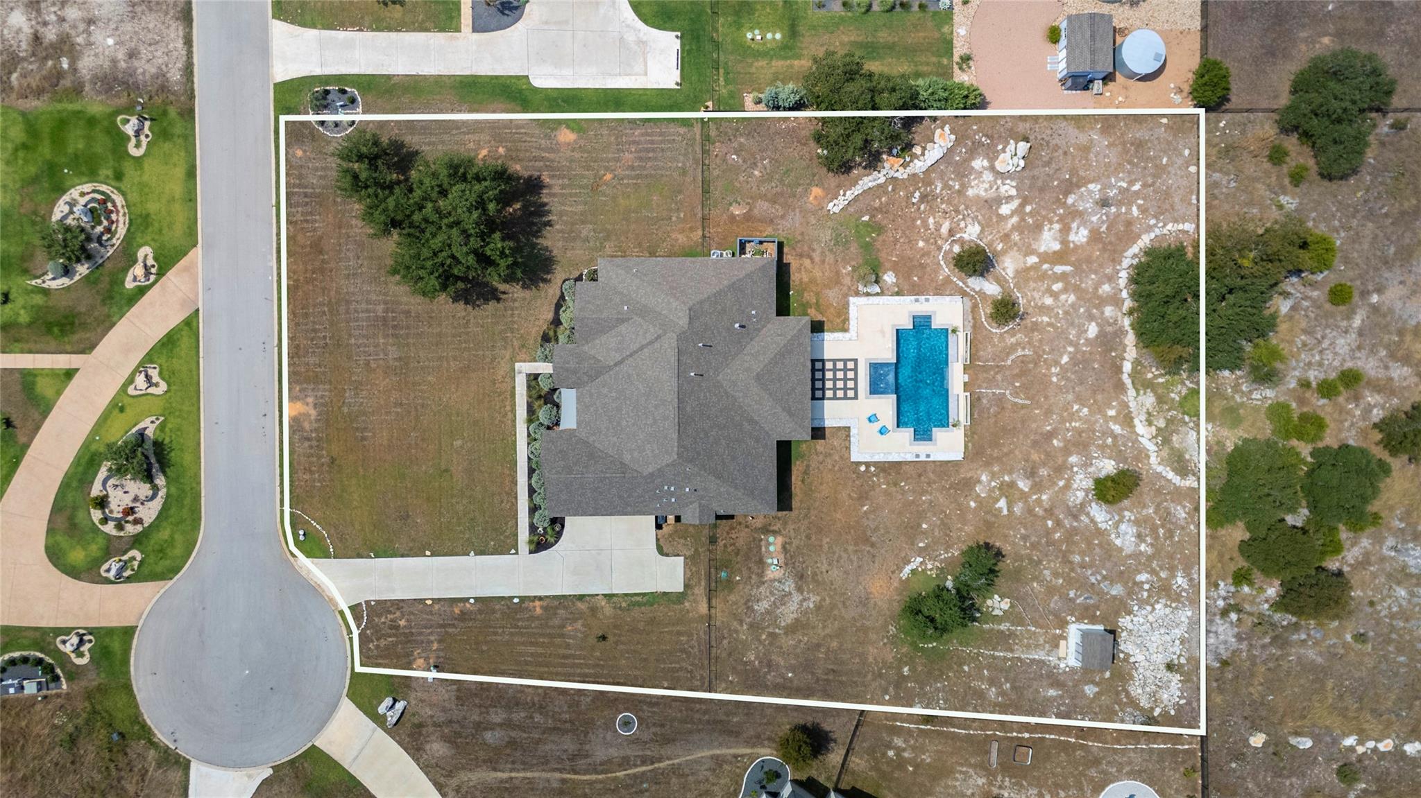 104 Rolling Hills Ct, Spicewood, TX 78669