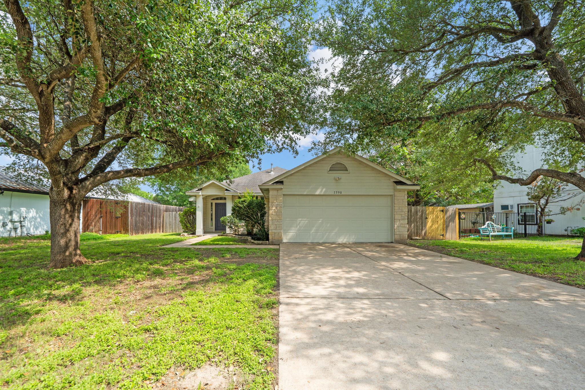 1590 Brandi Cir, Kyle, TX 78640