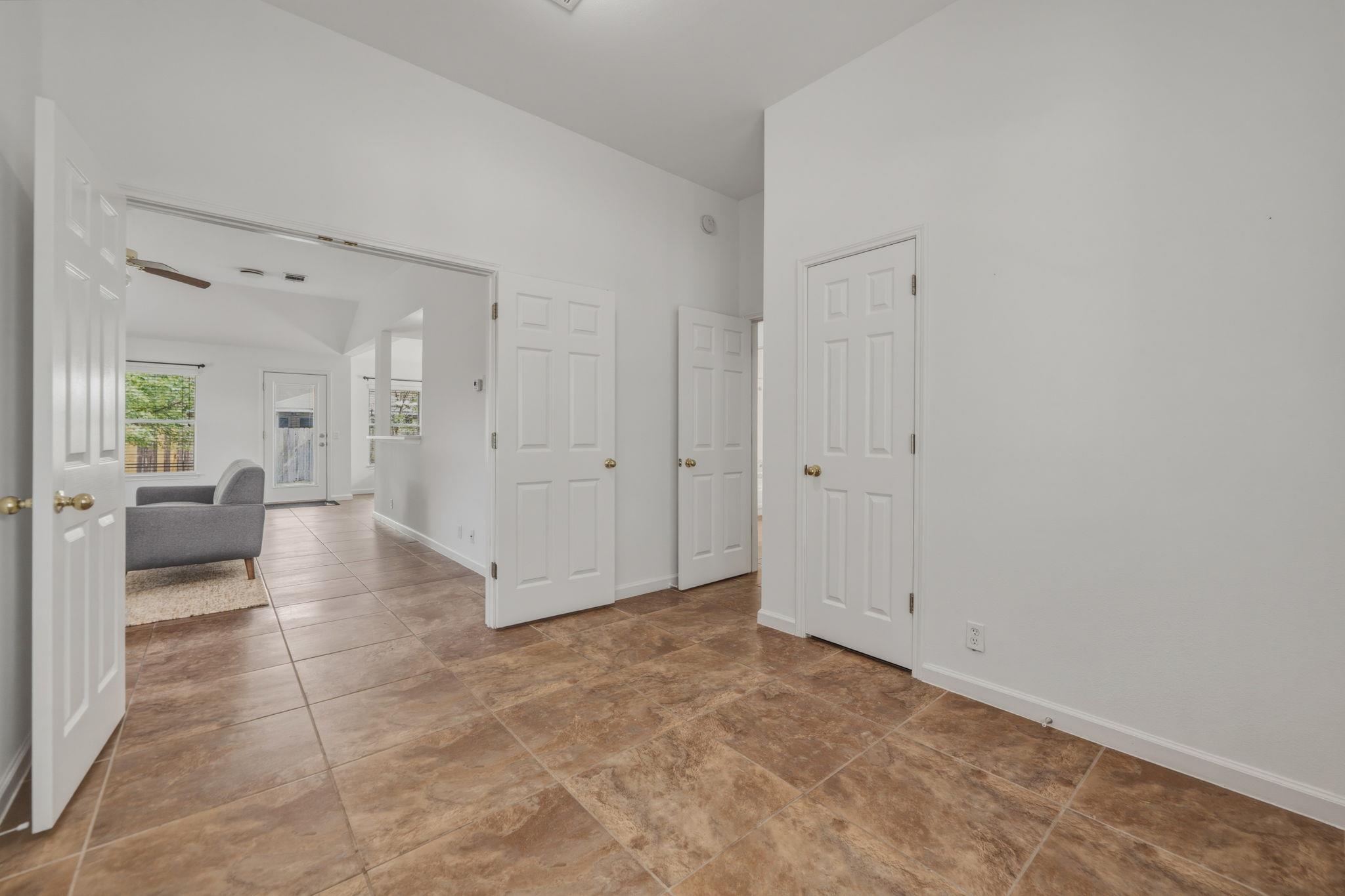 1590 Brandi Cir, Kyle, TX 78640