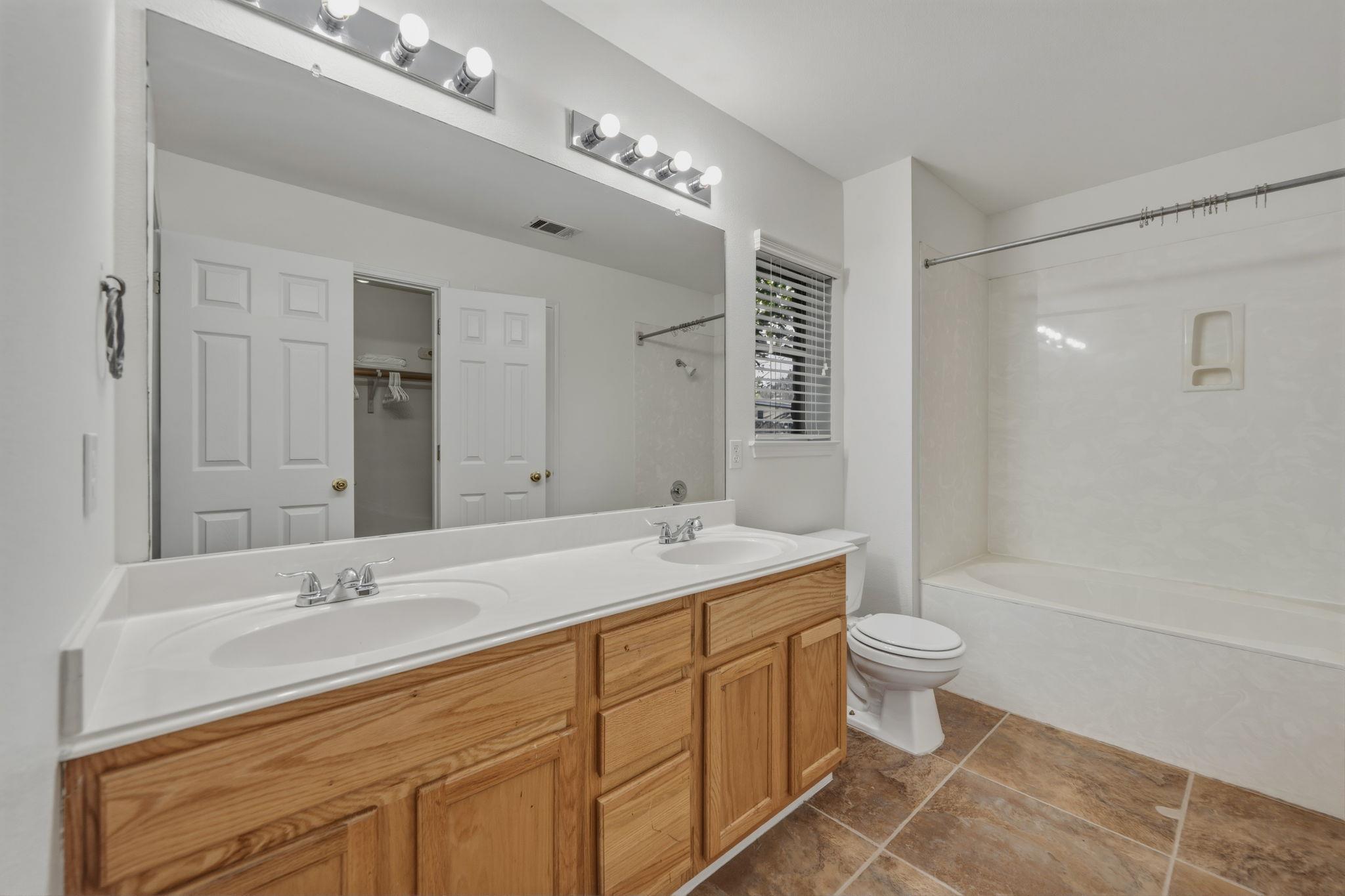 1590 Brandi Cir, Kyle, TX 78640