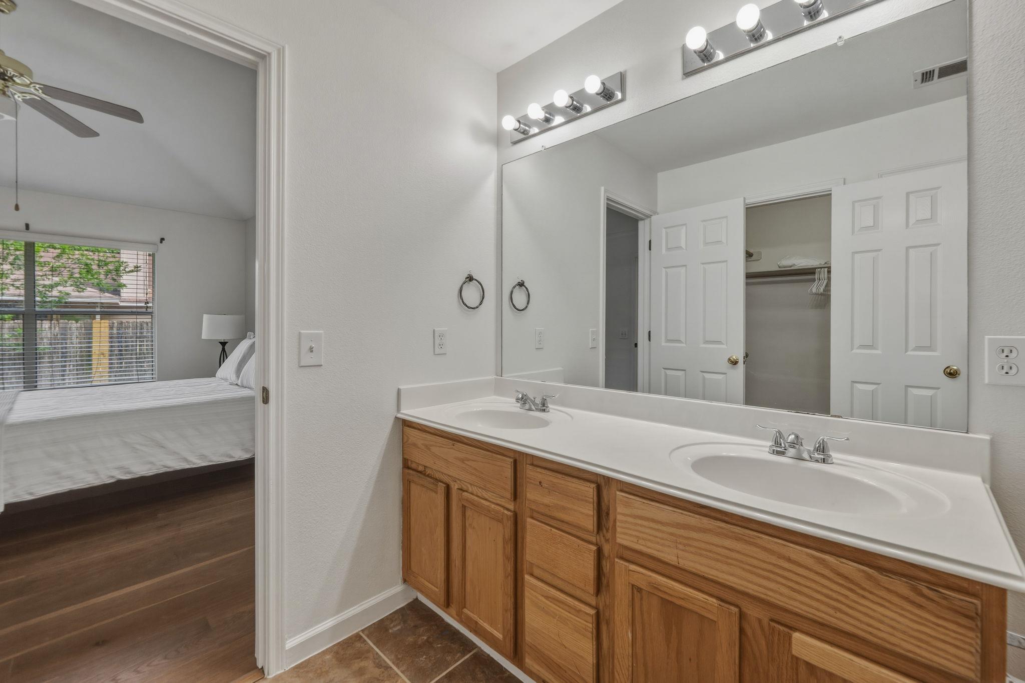 1590 Brandi Cir, Kyle, TX 78640