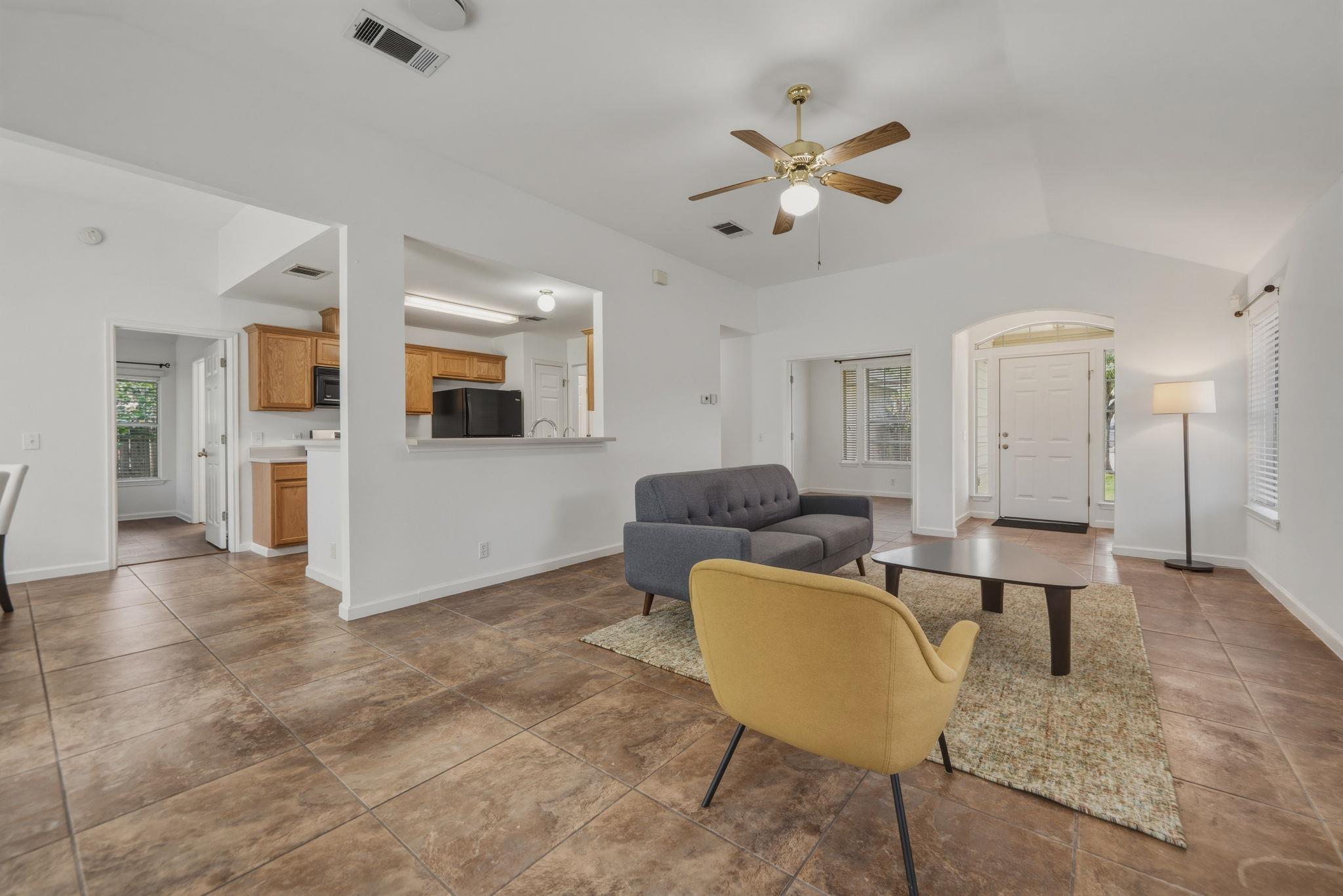 1590 Brandi Cir, Kyle, TX 78640