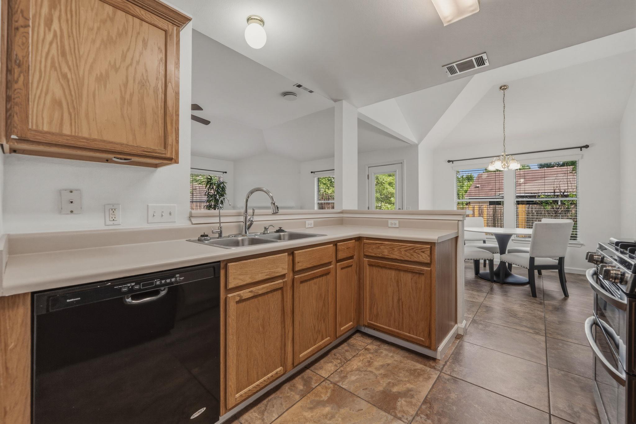 1590 Brandi Cir, Kyle, TX 78640