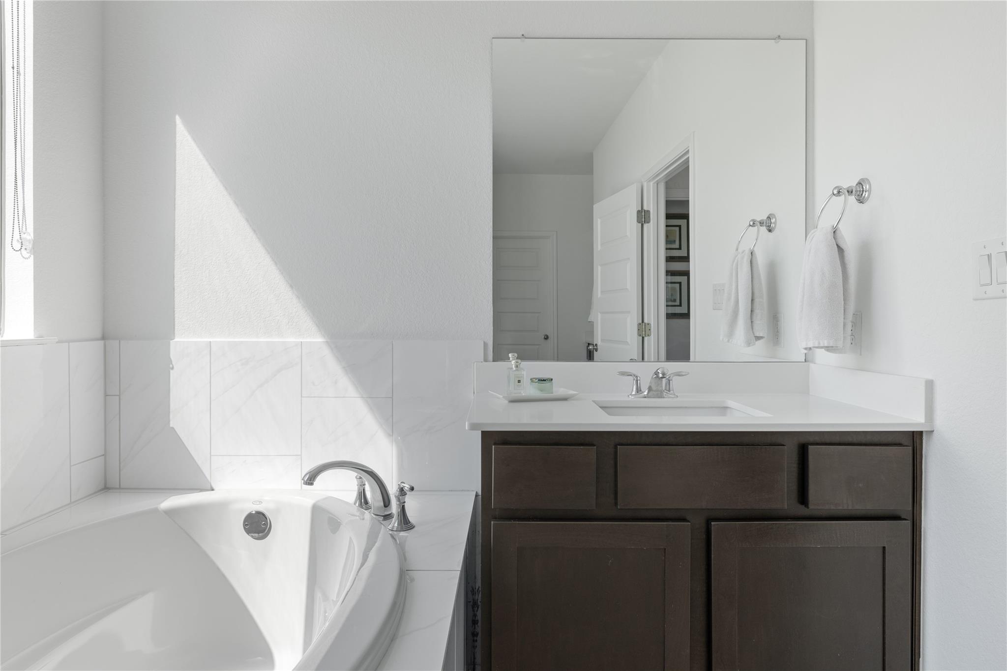 1421 Castalo Ln, Leander, TX 78641