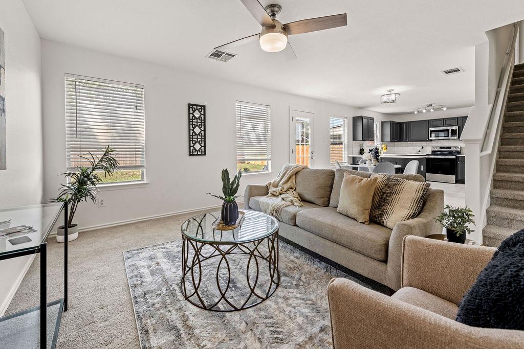 525 Meadow Park Dr, Georgetown, TX 78626