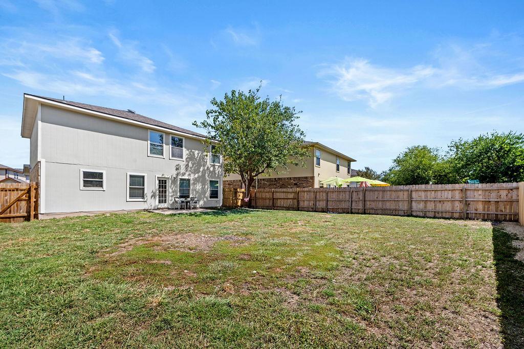 525 Meadow Park Dr, Georgetown, TX 78626