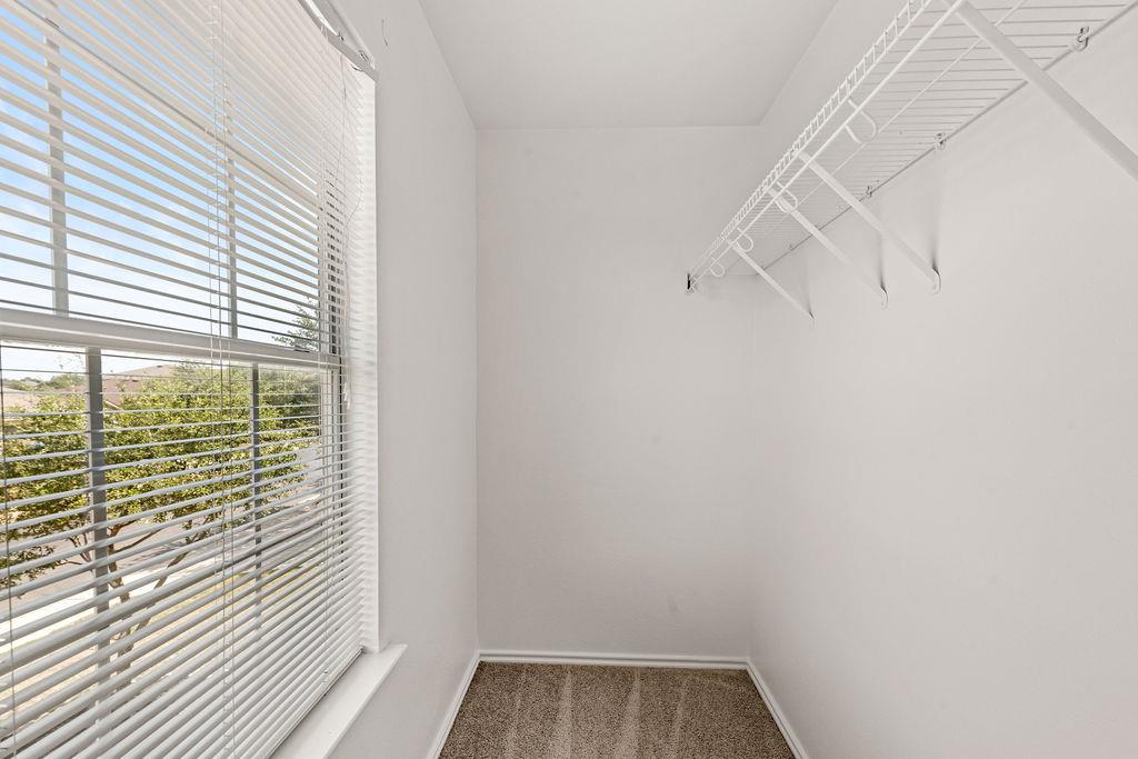 525 Meadow Park Dr, Georgetown, TX 78626