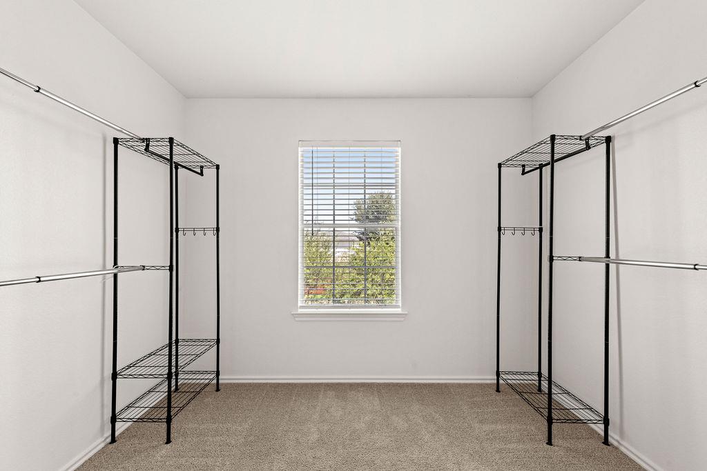 525 Meadow Park Dr, Georgetown, TX 78626