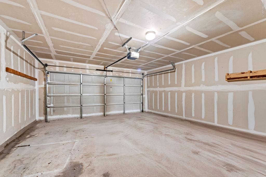 525 Meadow Park Dr, Georgetown, TX 78626