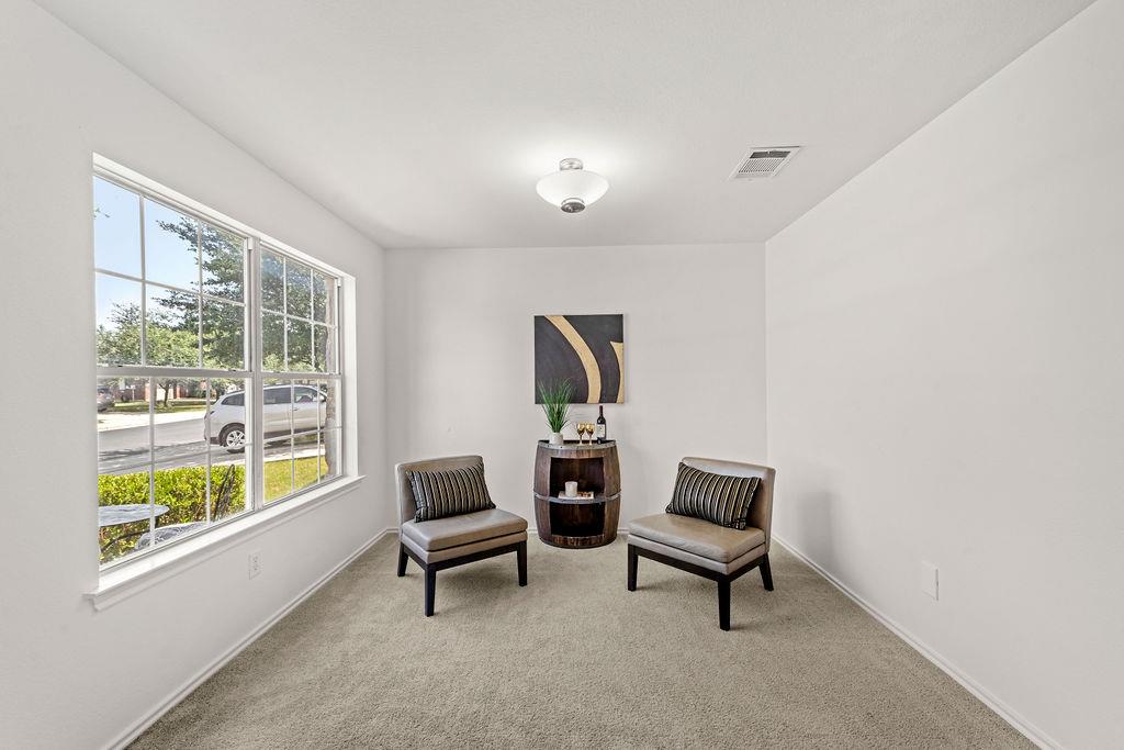 525 Meadow Park Dr, Georgetown, TX 78626