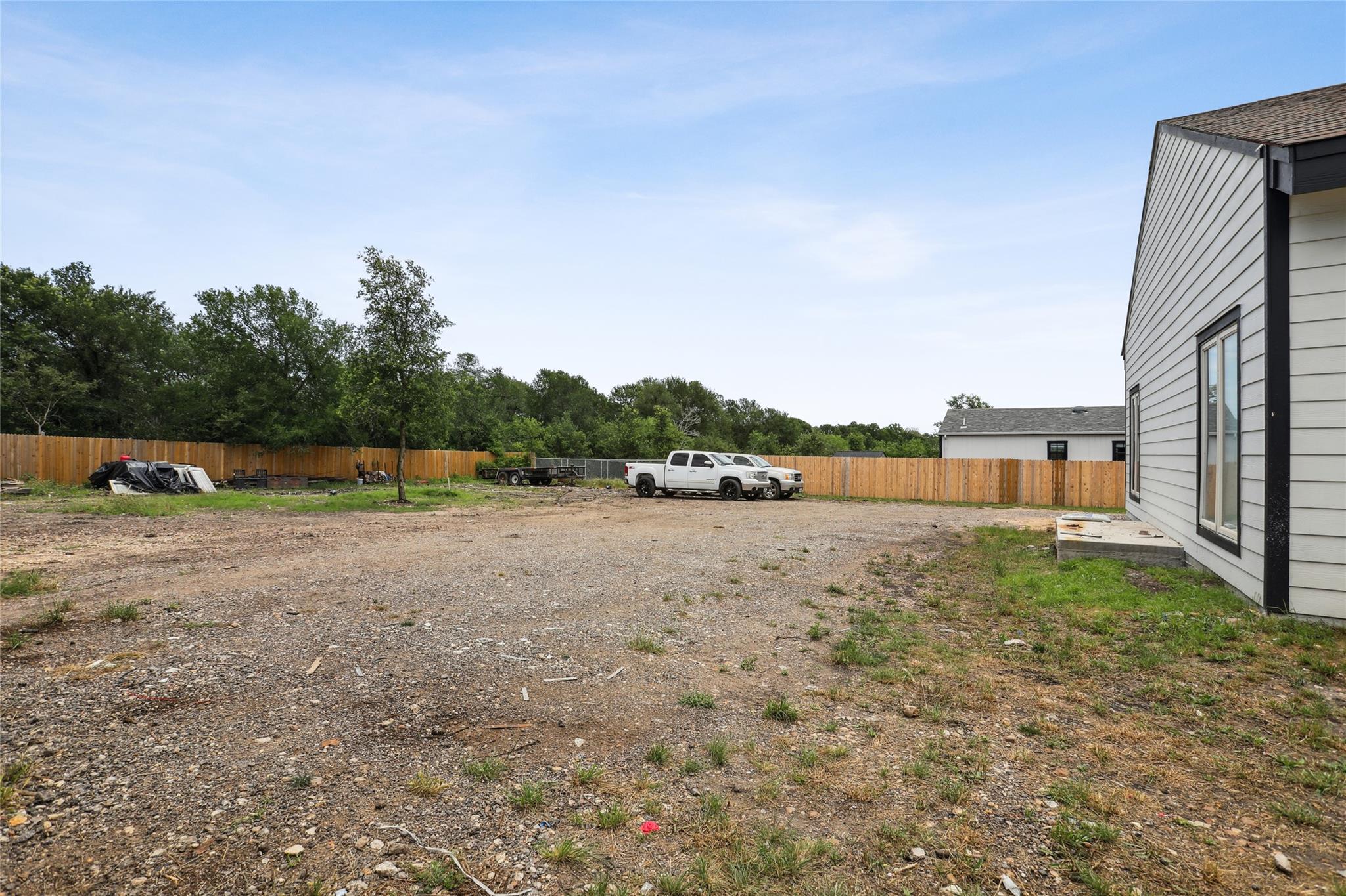 287 La Fortuna Dr, Del Valle, TX 78617