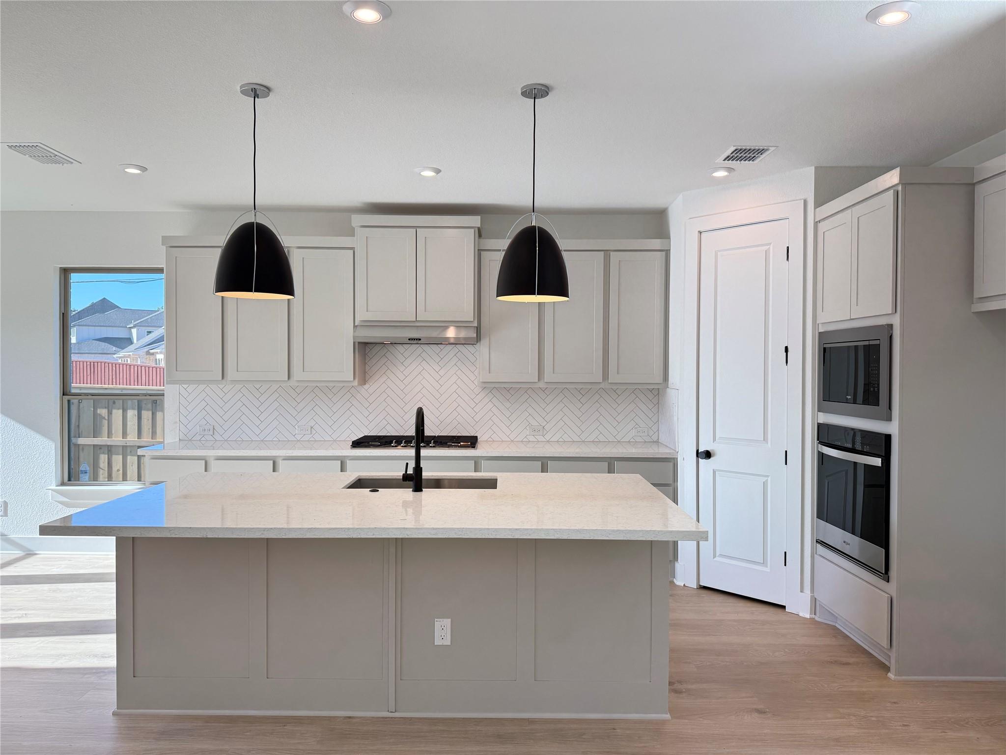 2201 Sarabanda St, Round Rock, TX 78681