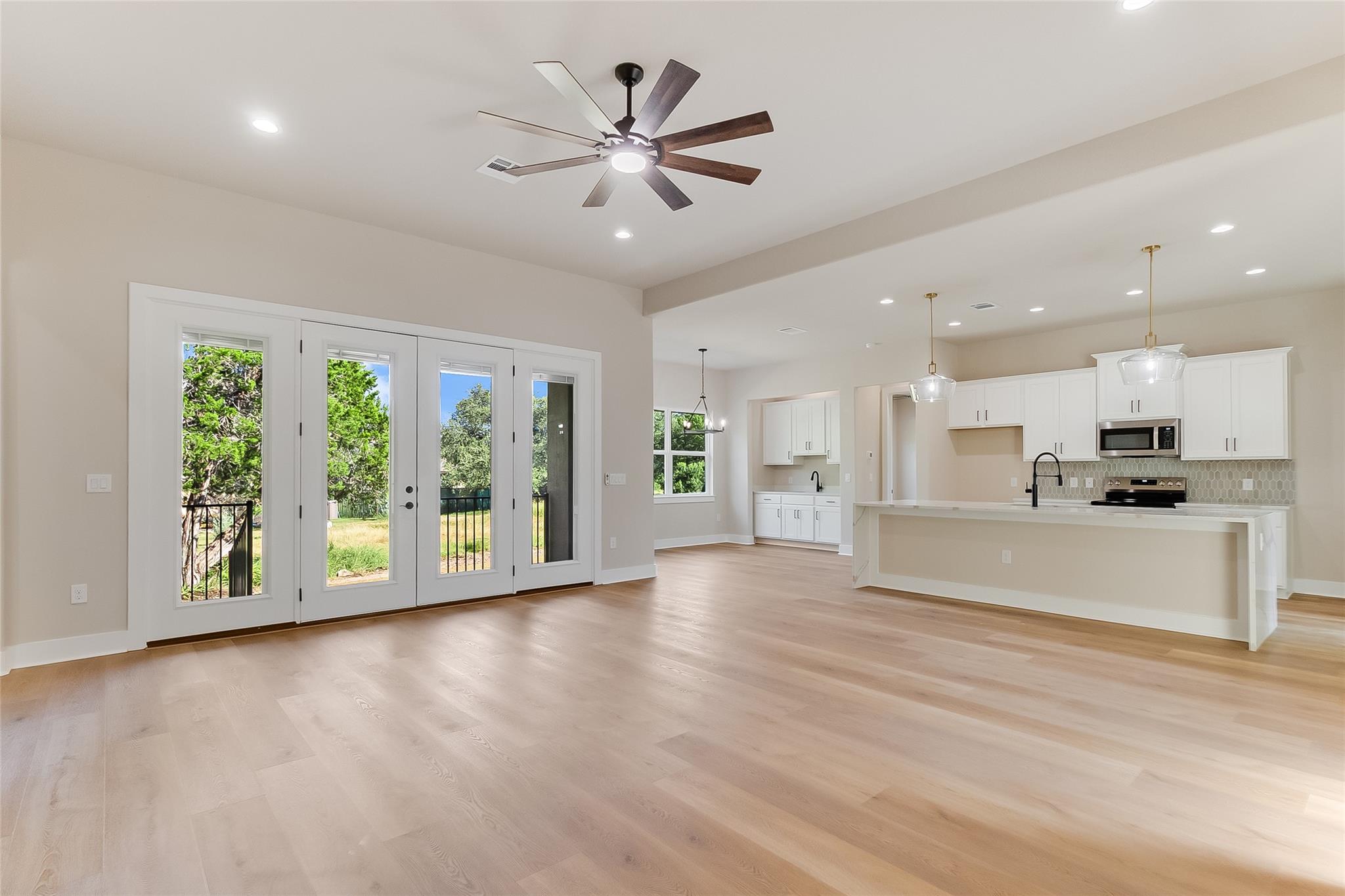 122 Creekside Cv, Marble Falls, TX 78654