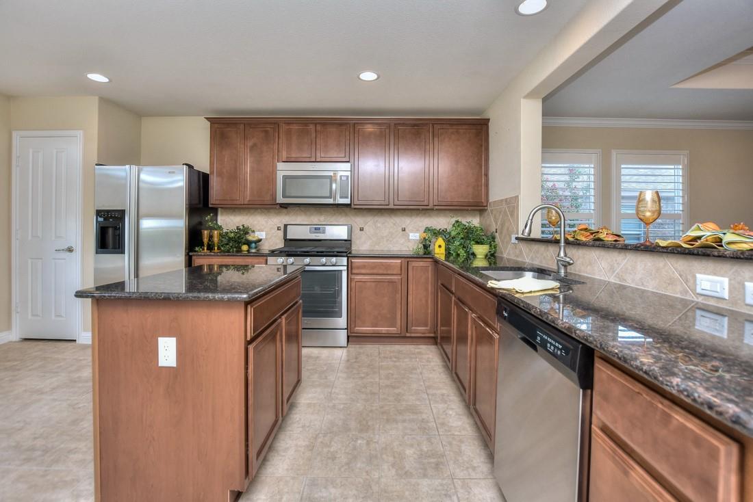 106 Kickapoo Creek Ln, Georgetown, TX 78633