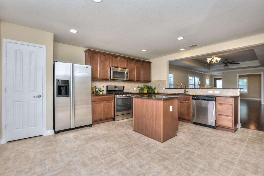 106 Kickapoo Creek Ln, Georgetown, TX 78633