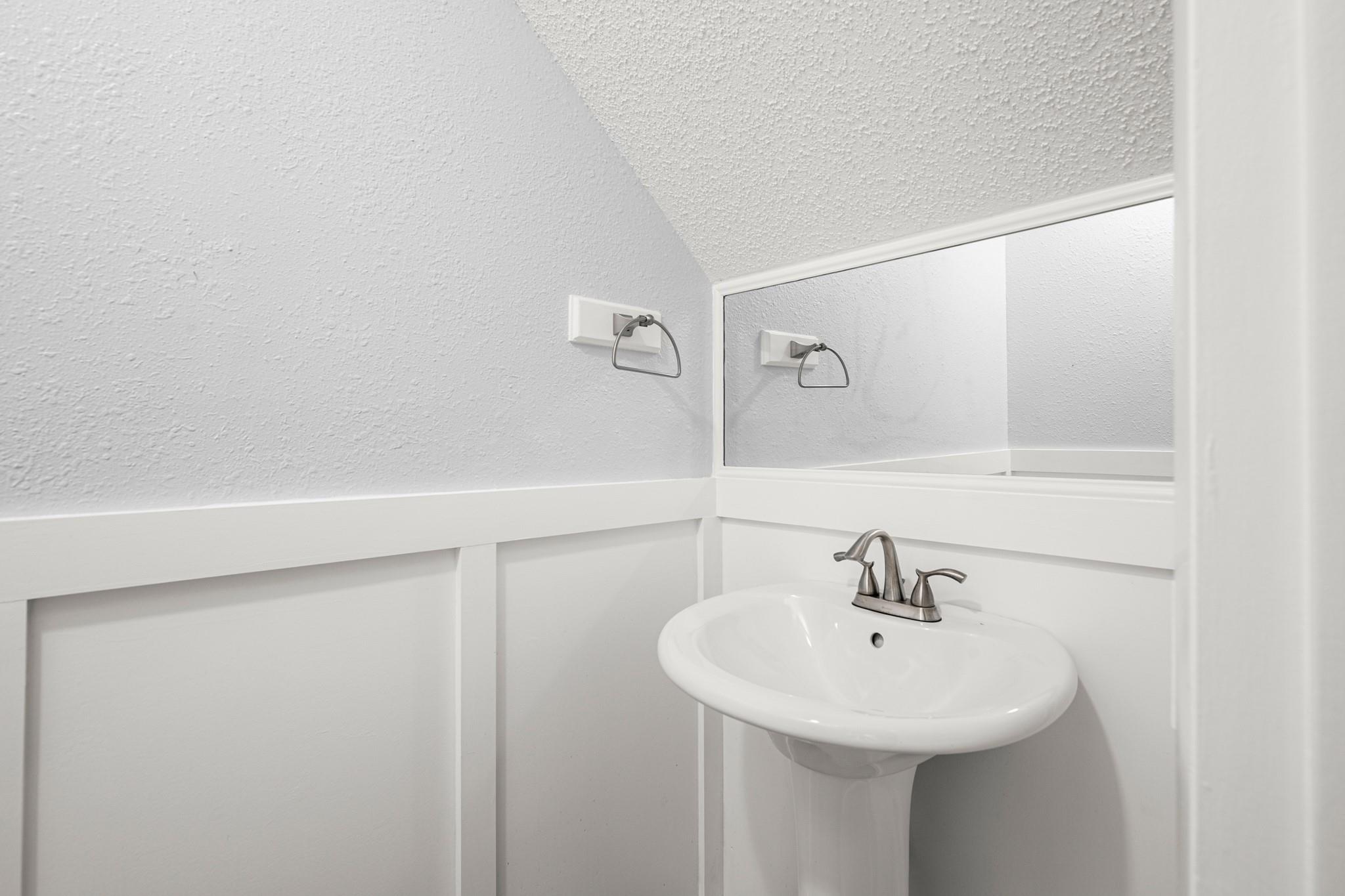 10905 Elm St, Jonestown, TX 78645