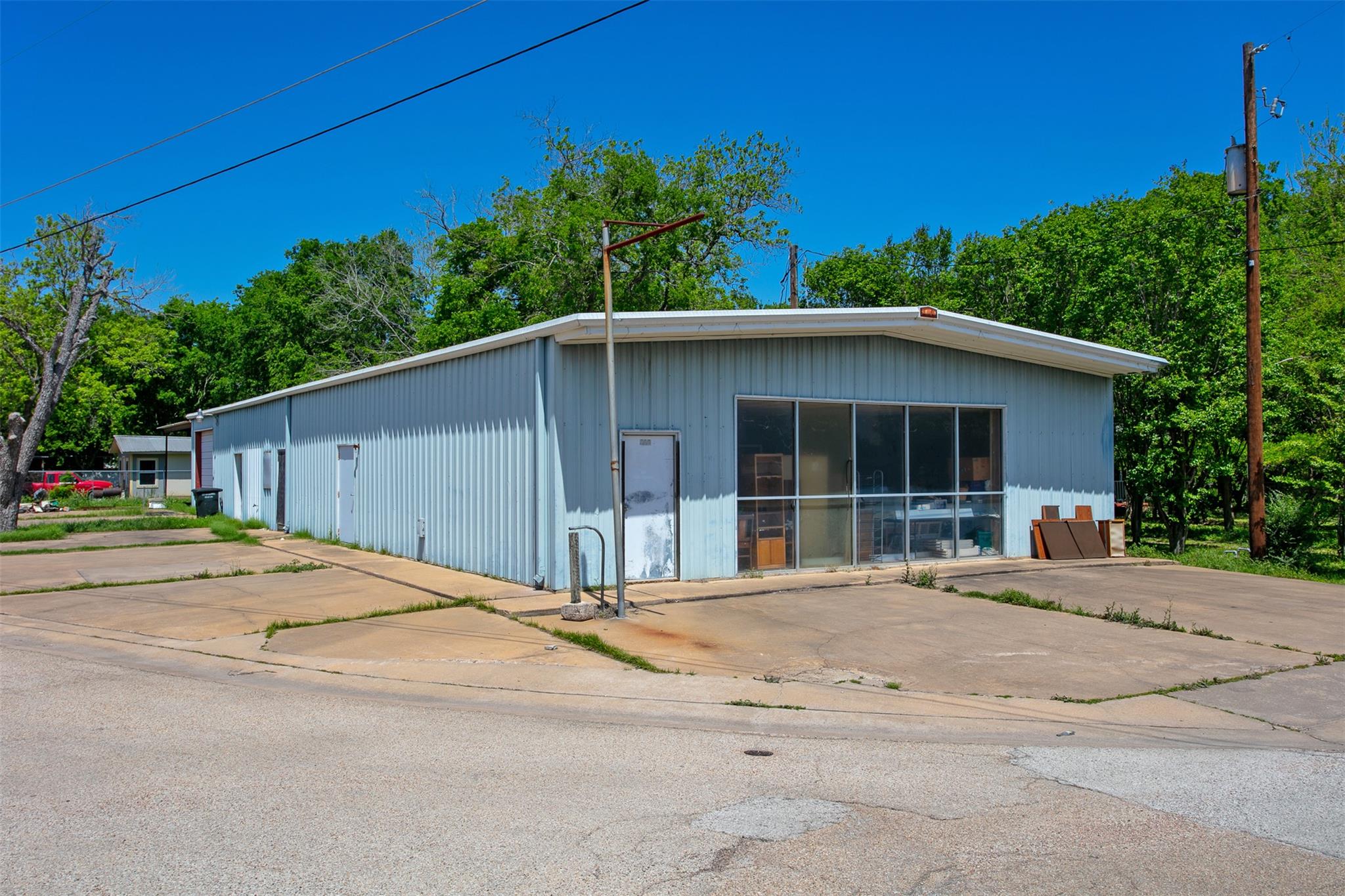 912 W Alligator Street St, Caldwell, TX 77836